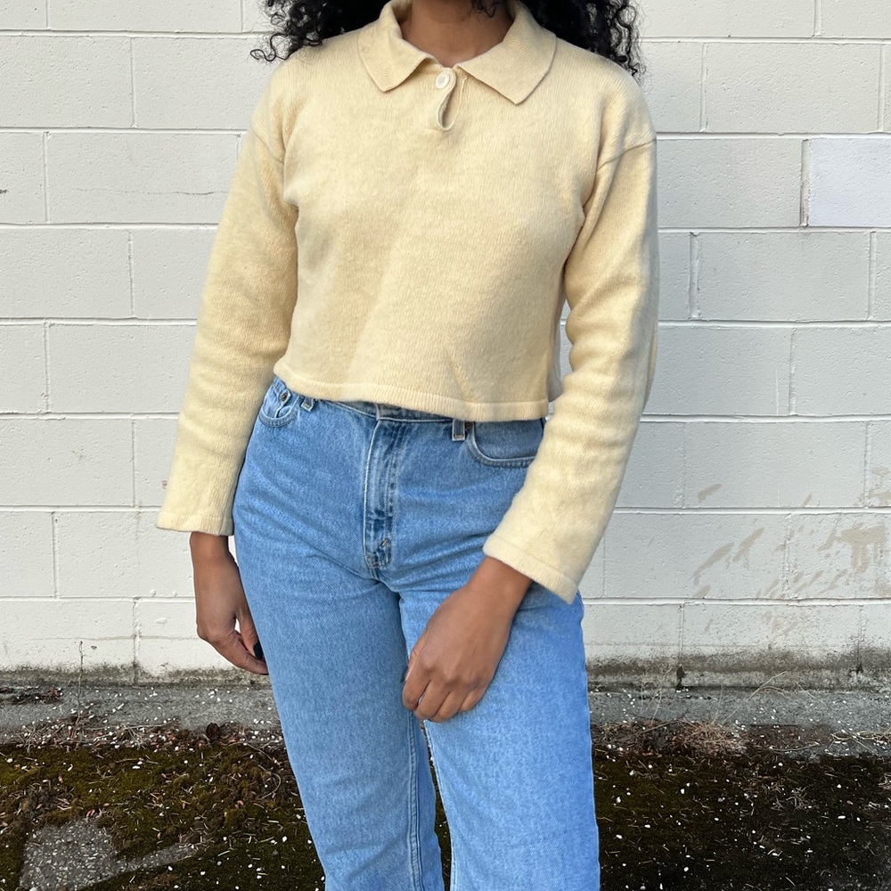 Amomento yellow sweater